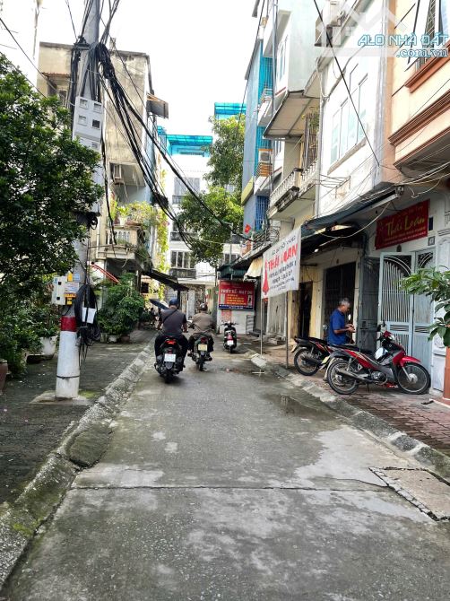 TRƯƠNG ĐỊNH, CHỈ 7.x TỶ, Ô TÔ CON ĐỖ , 6 TẦNG, THOÁNG SÁNG, NGÕ THÔNG, GÂN PHỐ,35M.
