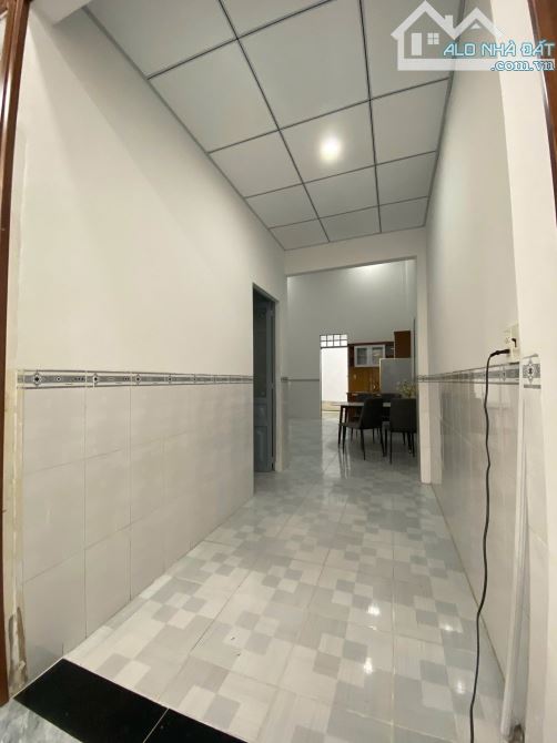 Bán căn nhà 1 trệt 1 lửng 150m2 Tân Thông Hội giá 770 triệu sổ hồng riêng