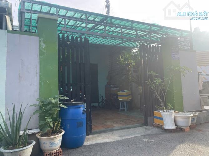 NHÀ HẺM XE HƠI- 82M2 ( 4x20 ), SÁT THỦ ĐỨC, NHỈN 4 ĐỒNG