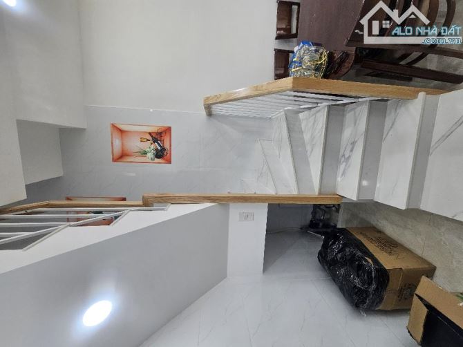 MẶT TIỀN KINH DOANH Q.5 - NỞ HẬU - GẦN 30m2 - TIỆN CHO THUÊ - HƠN 10 TỶ