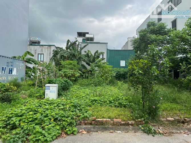 Chính chủ cần tiền bán gấp lô đất View vườn hoa trong khu tái định cư Trâu Qùy, Gia Lâm