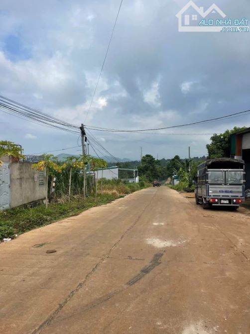 Đất TPHCM 250m2 100m thổ cư sang tên cho khách thiện chí. (Có thương lượng ) 220 triệu