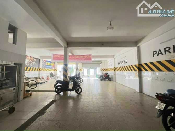 CHDV 5 TẦNG – HOÀNG DIỆU 2 – Khoán 800tr/năm – NGANG 10.5M – 231M²