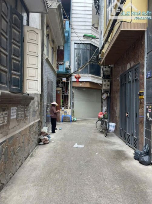 Bán nhà riêng ngõ 272 Ngọc Hồi – Hoàng Mai, 30m x5T, nhỉnh 5 tỉ, phân lô, ô tô,SDCC