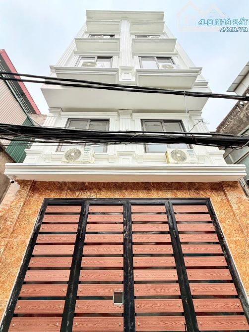 Bán Nhà Lĩnh Nam 56m2x7T giá 6.4 tỷ: Mặt tiền khủng, thang máy, vừa ở vừa KD, ngõ thông