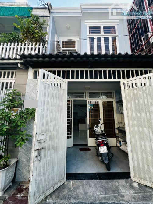 Dương Quảng Hàm - Gò Vấp - 48m2 - 2 Tầng - 6.xx tỷ - Hẻm Ôtô - Hoàn công - SHR