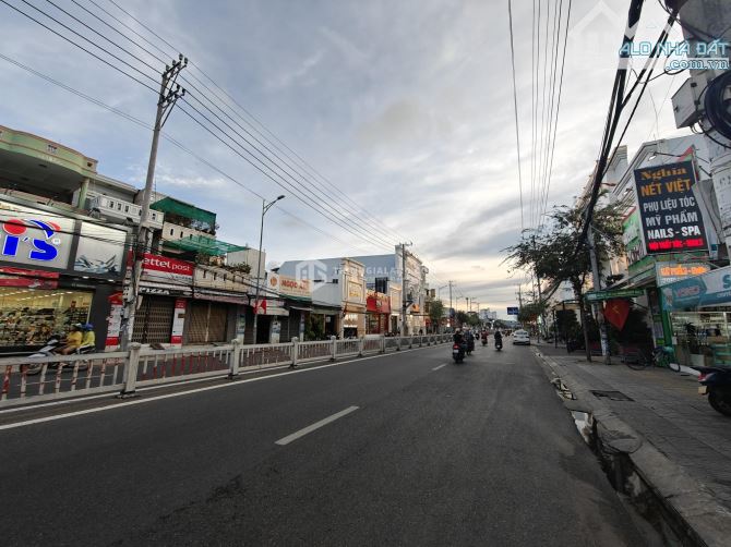 Bán đất mặt tiền đường 30/4 Vũng Tàu, 93.8m2 thổ cư, sổ đỏ, giá 11 tỷ Phường rạch dừa