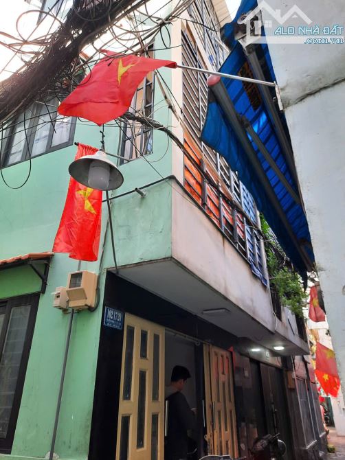 - NHÀ ĐẸP, LÔ GÓC 2 MẶT TIỀN, HẺM THÔNG, GẦN MT TÔ HIẾN THÀNH, 2PN, 3 TẦNG, GIÁỈ 3,95 TỶ