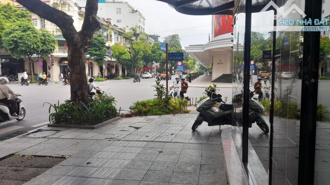 Bán Nhà Mặt Phố Hoàn Kiếm 115m2 Thông Tầng MT12m-3T-33 Tỷ Hàng Bài Có Thương Lượng.