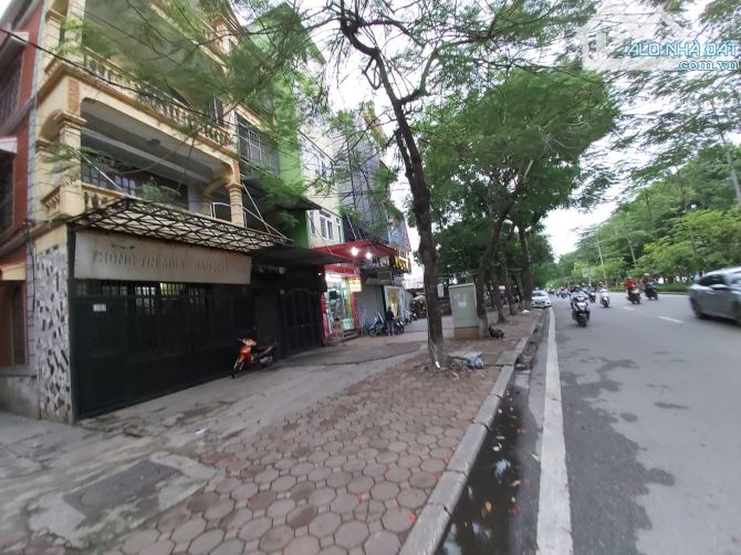 Mặt phố Nguyễn Hữu Thọ giá siêu ngon 445m2 - MT 22m - 2 mặt đường - giá 145 tỷ,
