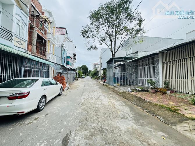 NỀN SÁNG ĐẸP ĐƯỜNG SỐ 11 KDC DIỆU HIỀN - H. ĐÔNG NAM CÁI RĂNG CẦN THƠ