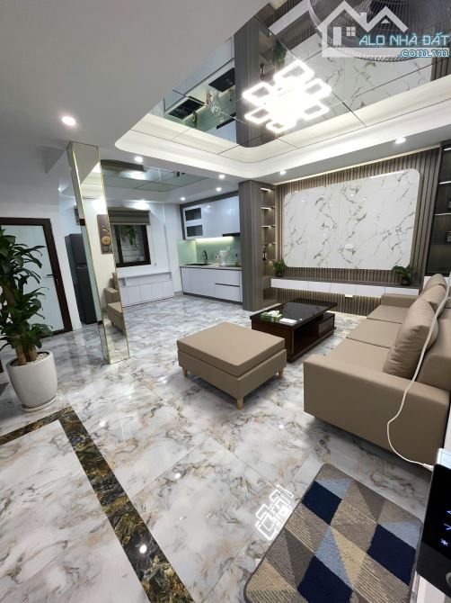 Bán nhà MINH KHAI, GẦN Ô TÔ TRÁNH , GẦN PHỐ, 2 GIẾNG TRỜI, FULL NỘI THẤT, 4PHÒNG