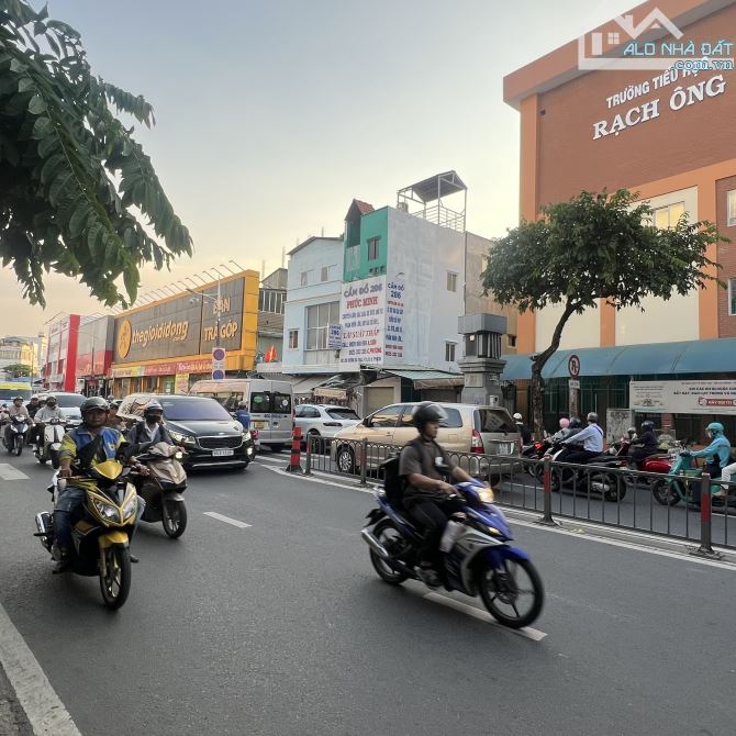Bán nhà mặt tiền ngang đẹp 4m Dương Bá trạc, đường kinh doanh nhộn nhịp Quận 8
