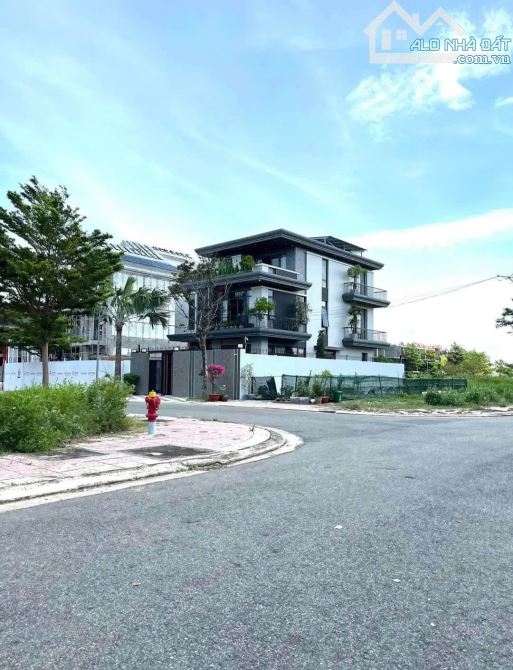 BÁN ĐẤT BIỆT THỰ NHÀ Ở TÂY 3/2 PHƯỜNG 11 - DT 247M2 - GIÁ 53 TRIỆU/M2 - TÂY NAM