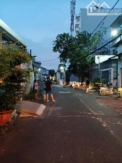 SIÊU PHẨM 2 TẦNG ĐÚC MẶT TIỀN TRUNG MỸ TÂY – Q.12 – CHỈ 7.6 TỶ