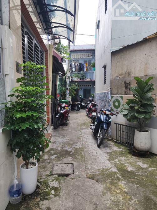 NHÀ RỘNG DÀI, NỞ HẬU 54m2. RẺ, HIẾM CÓ CĂN THỨ 2. P3 HẺM NGUYỄN KIỆM GÒ VẤP.