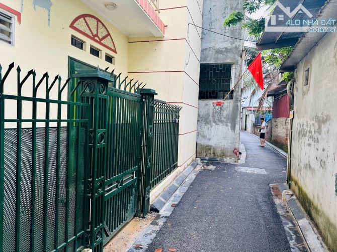 BÁN NHÀ 3 TẦNG – LÊ XÁ, MAI LÂM, ĐÔNG ANH Diện tích: 50.5m² – Mặt tiền rộng, ngõ thông