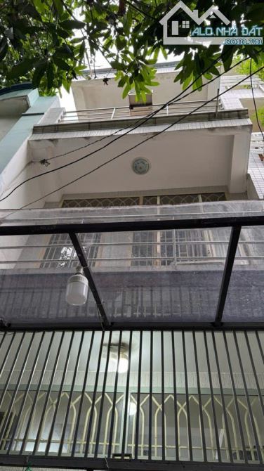 BÁN NHÀ 3 TẦNG HOÀNG HOA THÁM – HẺM XE HƠI ĐỔ CỦA-KINH DOANH – SỔ VUÔNG – 3PN