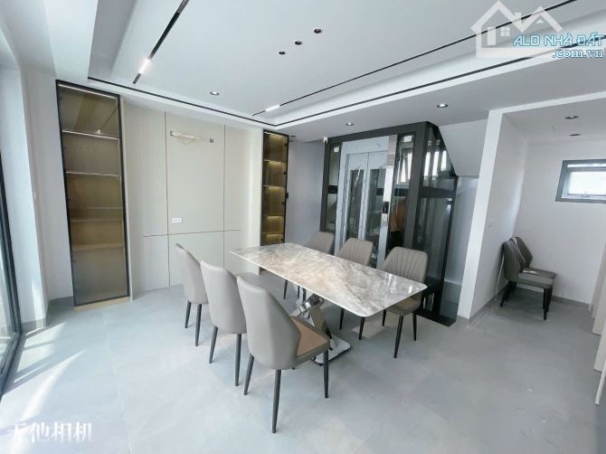 CẦN BÁN GẤP NHÀ TÂY SƠN ĐỐNG ĐA 45m2, 6 TẦNG MẶT TIỀN 5m GIÁ  13.8 TỶ, THANG MÁY.
