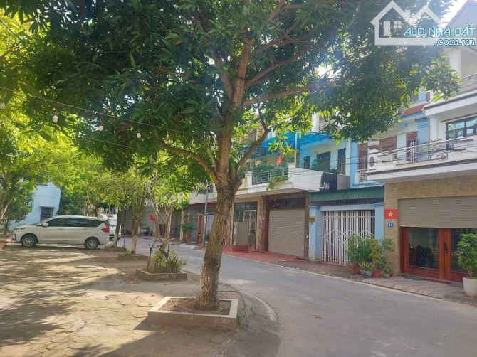 Bán đất đẹp giá tốt tại Phú Xuân TP Thái Bình DT90m2,MT5m, giá 2,4tỷ