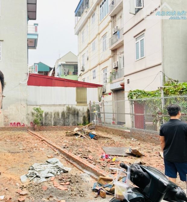 CC nhờ bán lô đất 50.2 m2 gần chợ Bắc Lãm - Phú Lương - Hà Đông giá 4.6 tỷ