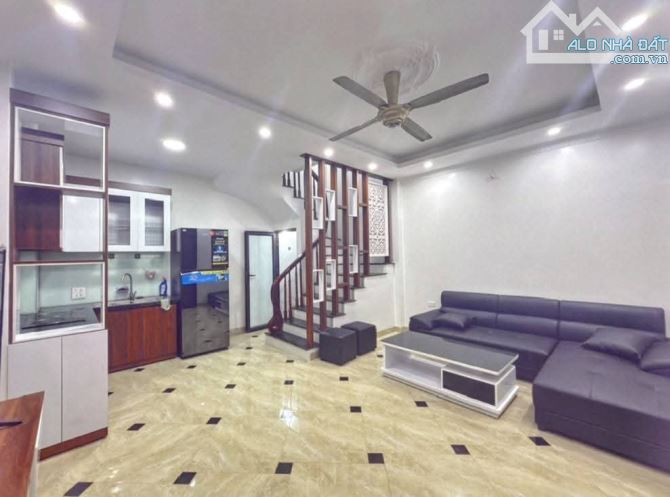 Bán nhà Trần Cung, 36m x 5 tầng chỉ 7 tỷ, nhà đẹp ở sướng, full nội thất, gần công viên
