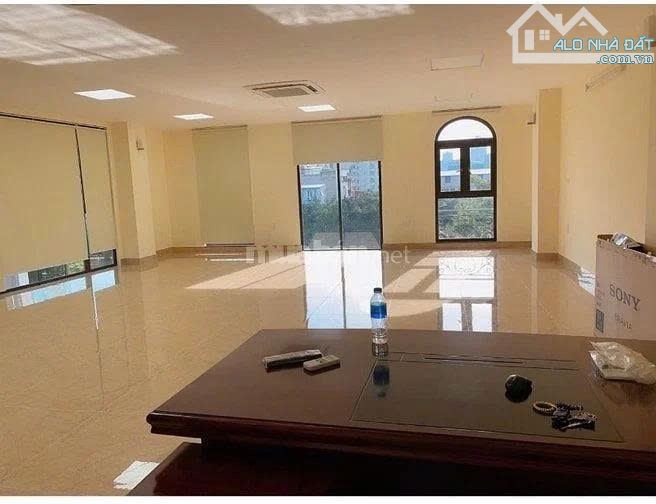 Cho thuê nhà 6 tầng  Dịch Vọng – 55m², thang máy, giá 70tr/tháng