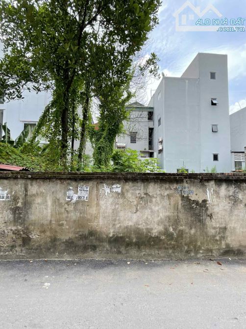 Đất phân lô Quân Đội Đông Mỹ, DT: 46, MT: 4m, ô vào nhà, giá: 5.65 tỷ, 100m ra Sân bóng ĐM