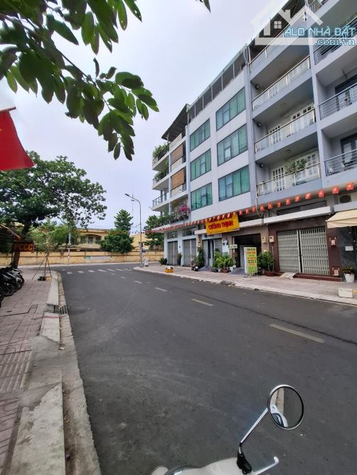Tạ Quang Bửu 52.1m² , 11 tỷ – Phường 2, Quận 8 – NHÀ 4 TẦNG BTCT – XE HƠI TRÁNH – DÒNG TIỀ