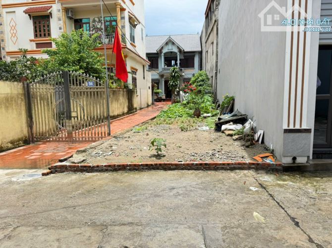 Bán lô đất thôn Gia Trung , Quang Minh, HN. 3 mặt thoáng, mặt tiền kinh doanh
