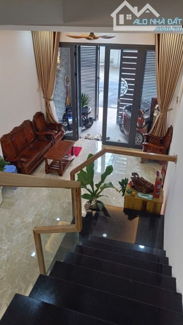 Bán căn nhà gần biển Phạm Văn Đồng Bắc Nha Trang