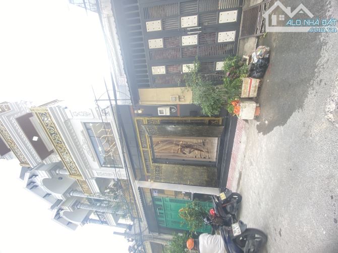 NHÀ 5 TẦNG MỚI SANG SỊN ĐẸP ĐƯỜNG NHỰA 8m THANG MÁY TỚI NÓC NGAY GÒ XOÀI-LÊ VĂN QUỚI