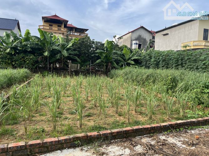 Lô đất full thổ cư 80.3m vuông đẹp Mặt tiền rộng .giá còn chưa đến 2tỷ .Đan Tảo -Tân Minh