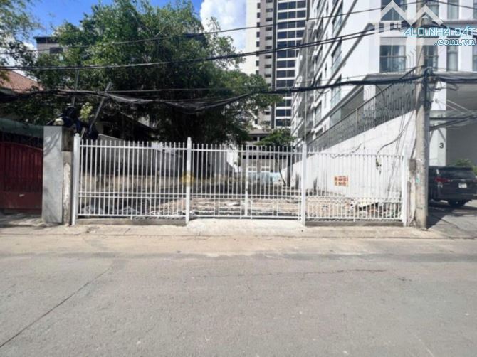 Đất đẹp MT đường 65 ngày Quốc Hương. DT: 493m2. XD HẦM/7TẦNG. Giá chỉ 85 tỷ TL