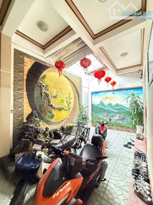 BÁN NHÀ 3 TẦNG, MT ĐƯỜNG LAM SƠN, 168,4M2 NGANG 10, GIÁ 18 TỶ. CN23.8