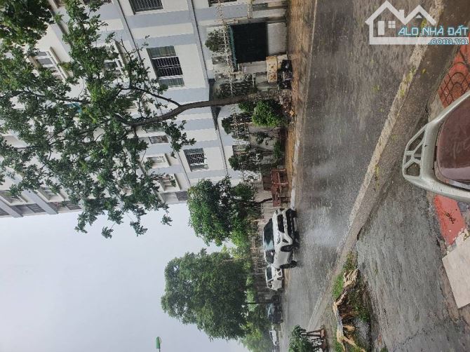 Tái Định Cư Himlam Thạch Bàn vỉa hè ô tô tránh