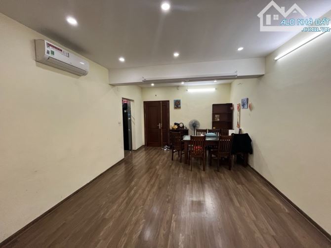 CHCC TÚ MỠ –  3 THOÁNG - BAN CÔNG – FULL ĐỒ XỊN – 145M² – 3PN – 9.5 TỶ (0CG91568)