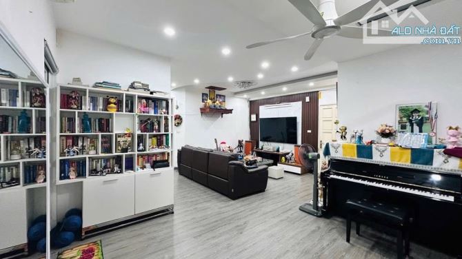 NGUYỄN NGỌC VŨ – LÔ GÓC 2 LOGIA – SLOT OTO - 115M² – 3PN – 8.55 TỶ (0CG6997)
