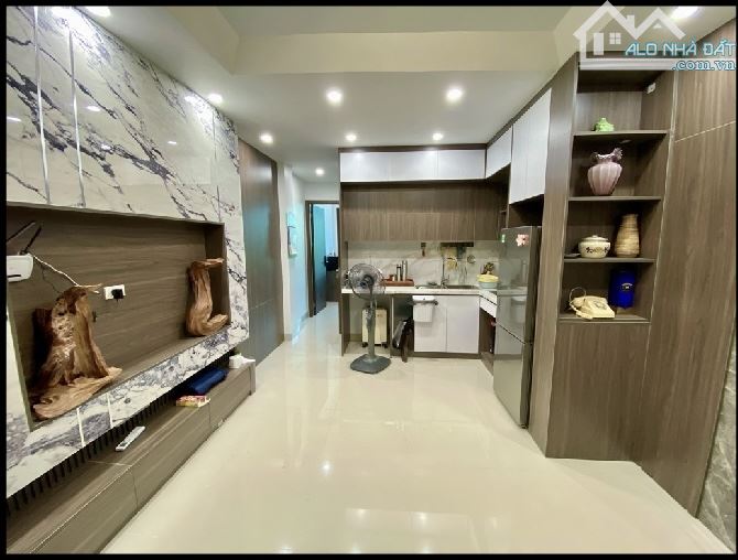 Bán nhà phố Cổ Nhuế, gần nhiều trường học, 42m², 5 tầng, Giá 7.6 Tỷ