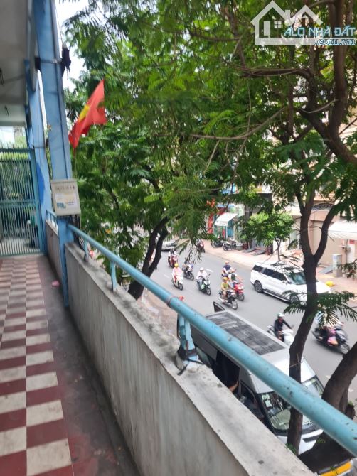 🏠 BÁN NHÀ CHUNG CƯ LẦU 1 – MẶT TIỀN ĐƯỜNG NGUYỄN TRÃI, QUẬN 5  📐 Diện tích: 4m x 21m