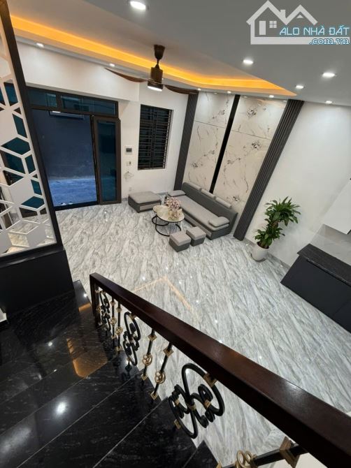 Chính chủ gửi bán nhà 3 tầng mới ngõ phố Quang Trung, Phường Hải Dương- TP Tây Hải Phòng.
