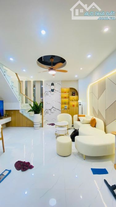 Cần bán gấp NHÀ MỚI FULL NỘI THẤT HXH Bạch Đằng, P.12, DT 3.5x20m - 4 lầu - 4PN - Giá 9.8