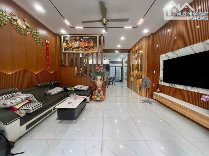 Có 102! Tôn Thất Tùng, Lô góc, Kinh doanh, Thông, Thoáng, 45m2*5T, "