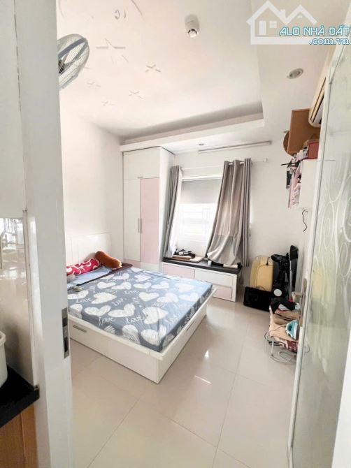 BÁN CĂN GÓC CT6 VĨNH ĐIỀM TRUNG, 3PN, TẦNG 4, 68M2, GIÁ 2 TỶ 450. CN23.8