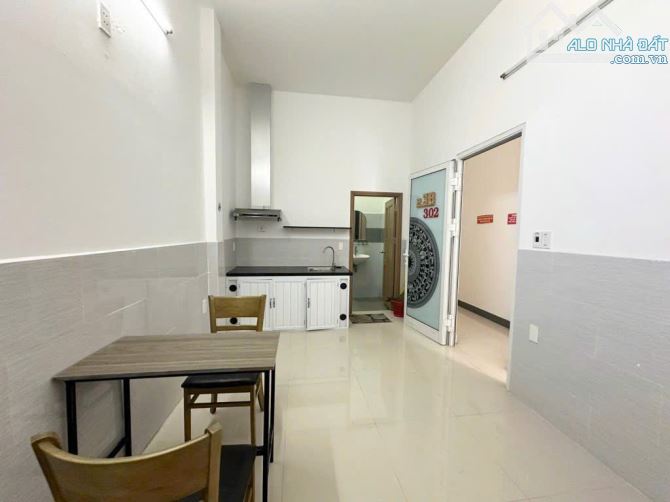 Bán toà căn hộ 4 tầng Hoàng Văn Thụ | 10 Phòng | Dòng Tiền 40tr/tháng | 10 Tỷ