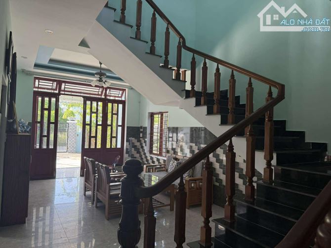 BÁN NHÀ 2 TẦNG KIỂU HOMESTAY – MẶT TIỀN TRẦN NHÂN TÔNG, HỘI AN 	•	DT: 60m², sân rộng thoán