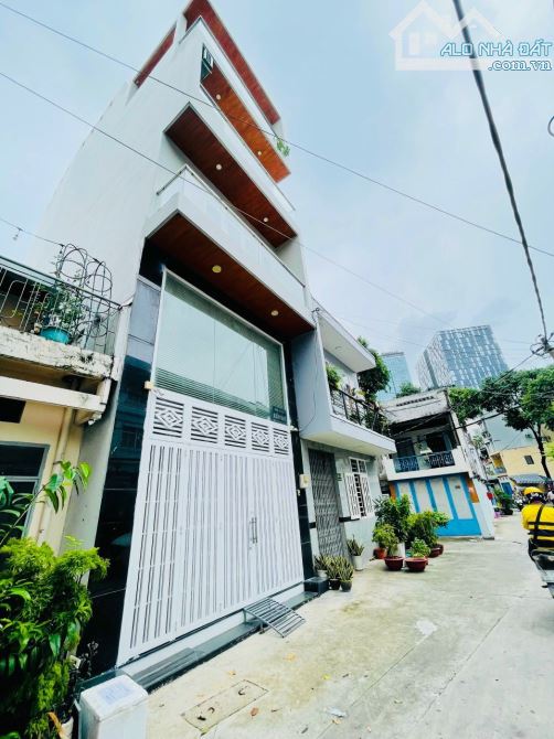 BÁN NHÀ KHU VIP MỚI ĐẸP 4 TẤM BẾN VÂN ĐỒN HẺM XE HƠI GIÁ 15 TỈ DT 4,7*12 HIẾM BÁN KHU NÀY