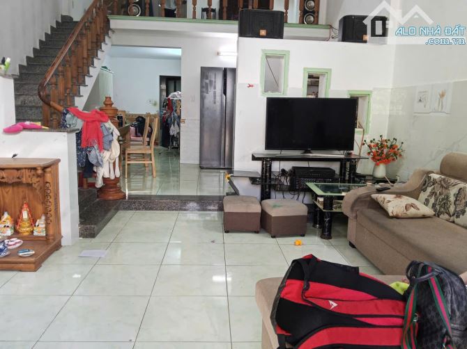 ♪ Nhà sát Nguyễn Tất Thành đoạn Xuân Hà, 160m2, mê lửng, sân vườn, 3.x tỷ