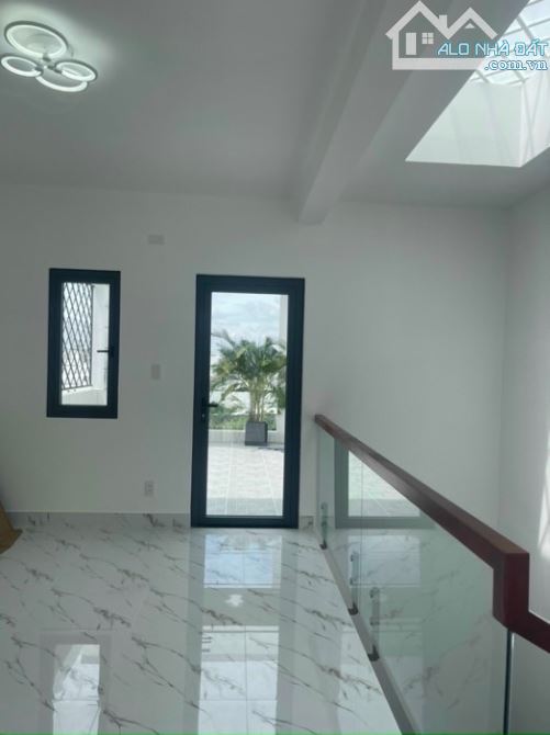 Căn Hộ Dịch Vụ 4 Tầng, Thu Nhập 600TR/ NĂM, Mặt Tiền Nguyễn Văn LInh, Giá 30 Tỷ - 10