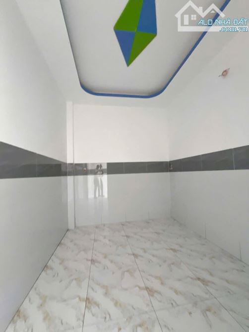 Nguyễn Hữu Trí - chợ đệm - Bình Chánh  Đang Hoàn Thiện 90% ♥️  Chính Chủ Gửi Bán Mặt Tiền - 10